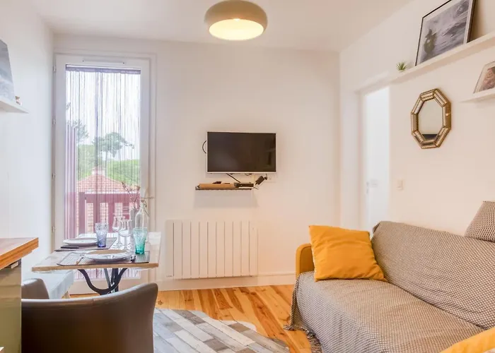 La Pergola-2 By Interhome Apartman